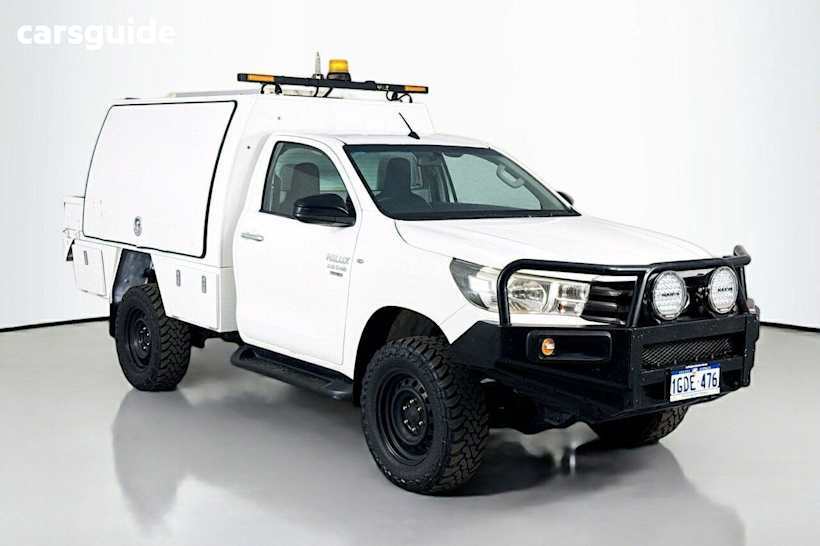 White 2016 Toyota Hilux Cab Chassis Sr (4X4)