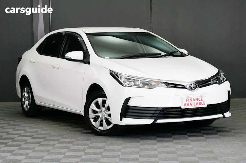 White 2018 Toyota Corolla Sedan Ascent