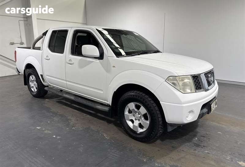 White 2010 Nissan Navara Dual Cab Pick-up St (4X4)