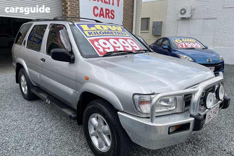 Silver 2002 Nissan Pathfinder SUV TI 4X4