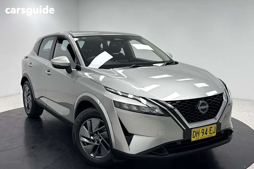 Silver 2023 Nissan Qashqai SUV ST F