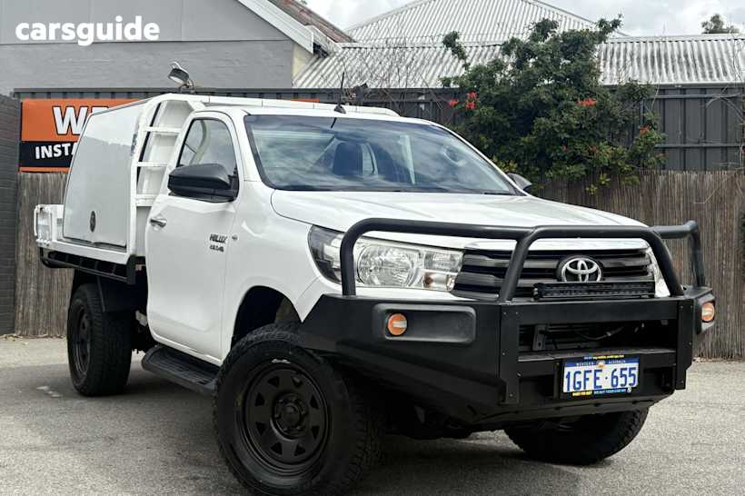 White 2016 Toyota Hilux Ute Tray SR 4X4