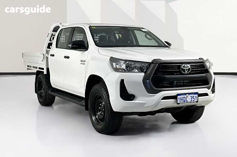 White 2022 Toyota Hilux Double Cab Chassis Sr (4X4)