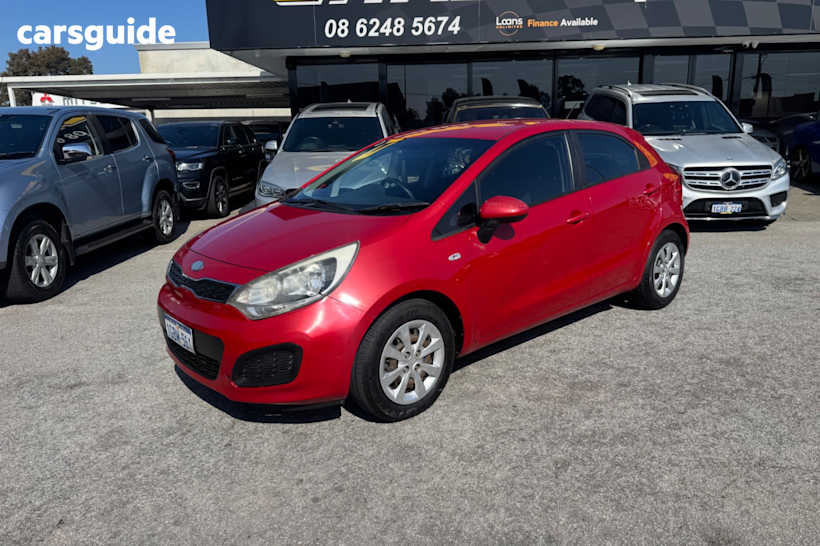 Red 2013 Kia RIO Hatchback S