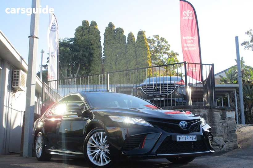 Black 2020 Toyota Camry Sedan SL F
