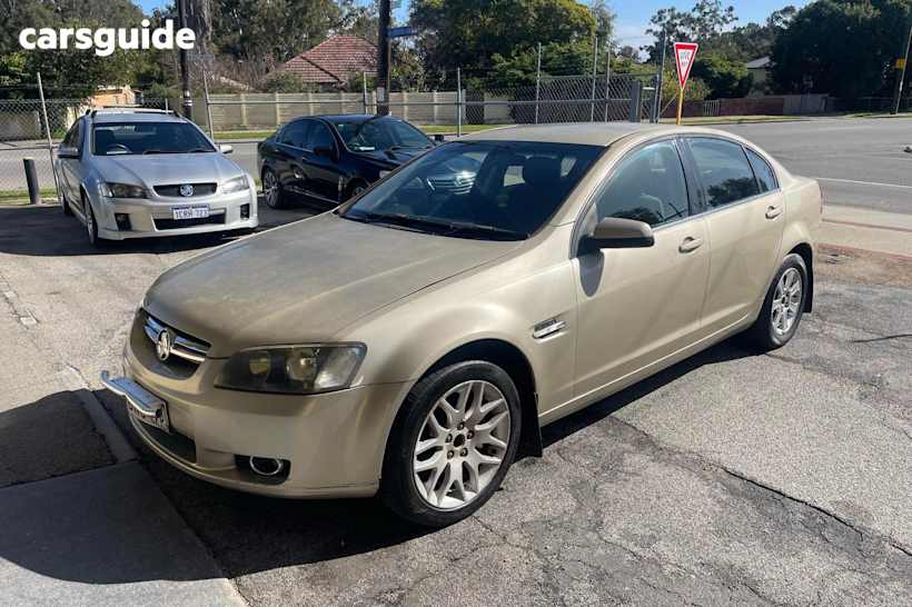 Gold 2007 Holden Berlina Sedan