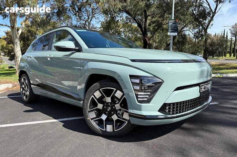 Green 2025 Hyundai Kona Wagon Electric Premium Ext Range