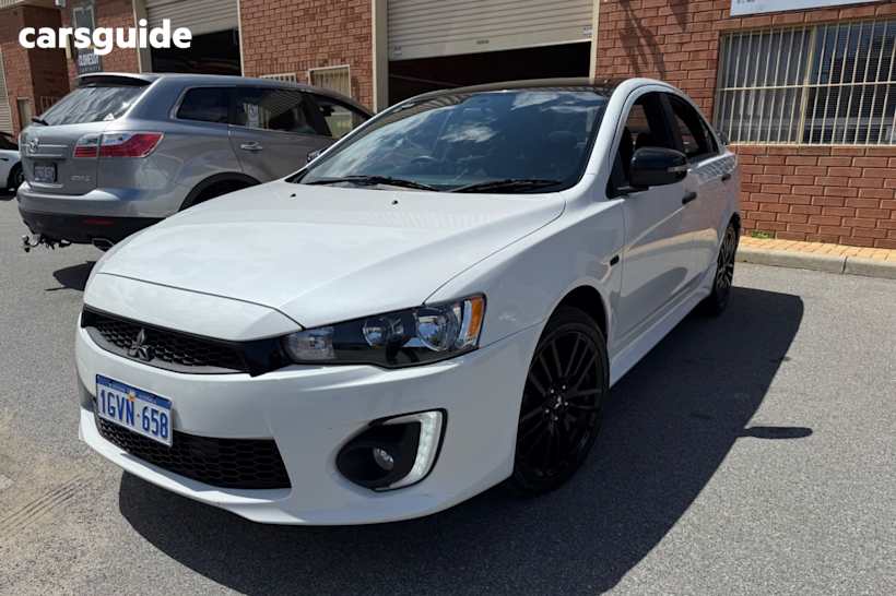 White 2017 Mitsubishi Lancer Sedan Black Edition (Es)