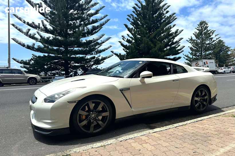 White 2008 Nissan UNKNOWN Sedan