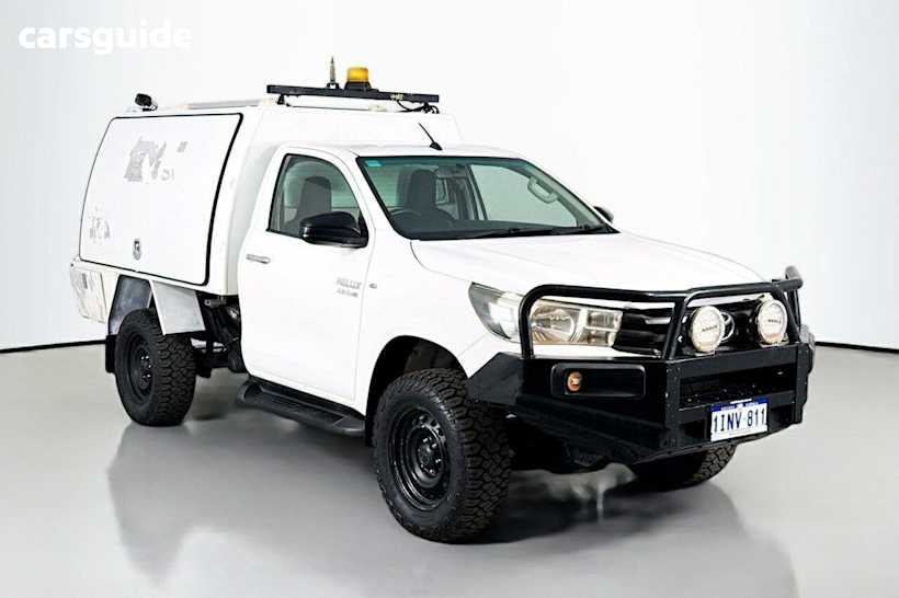 White 2015 Toyota Hilux Cab Chassis Sr (4X4)