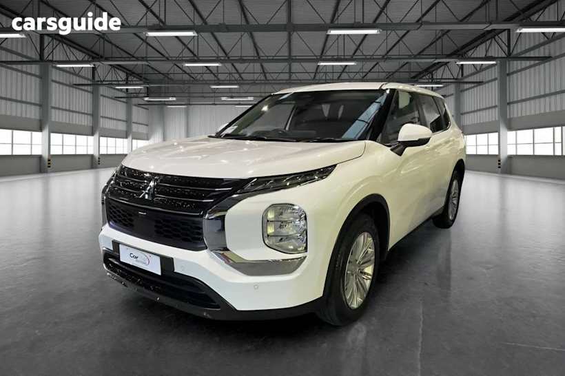 White 2021 Nissan Navara Dual Cab Pick-up Sl (4X4)