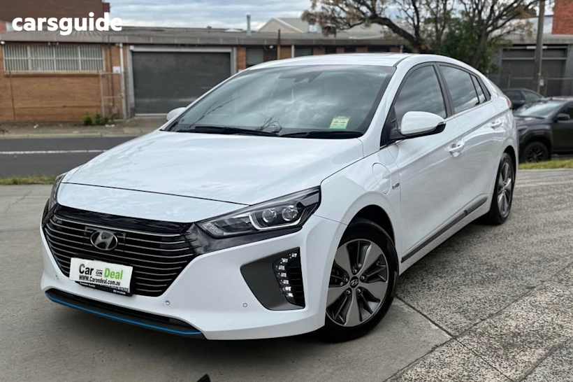 White 2018 Hyundai Ioniq Hatchback Plug-In Hybrid Premium