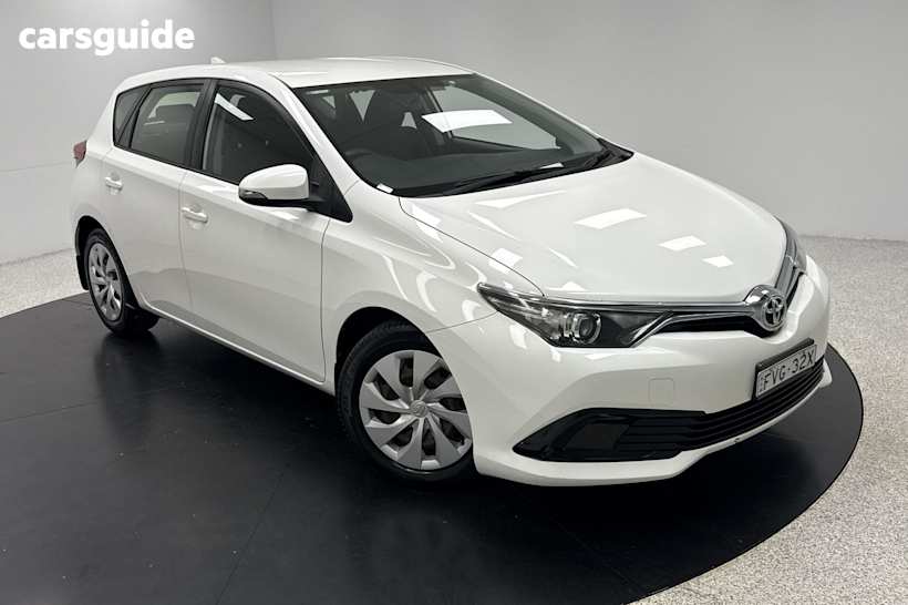 White 2018 Toyota Corolla Hatch ASCENT F