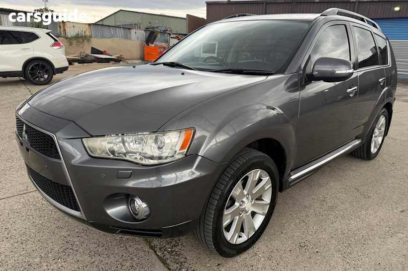 Grey 2011 Mitsubishi Outlander SUV VR-X 4X4