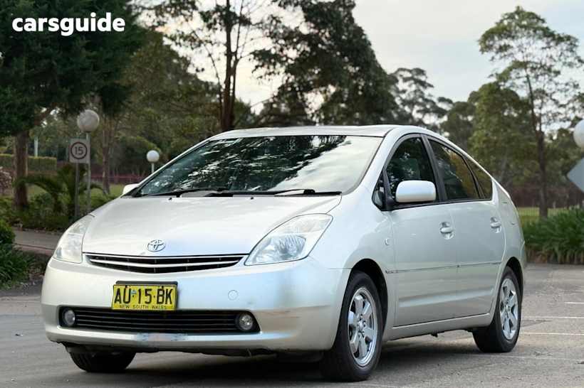 Silver 2004 Toyota Prius Hatchback Hybrid