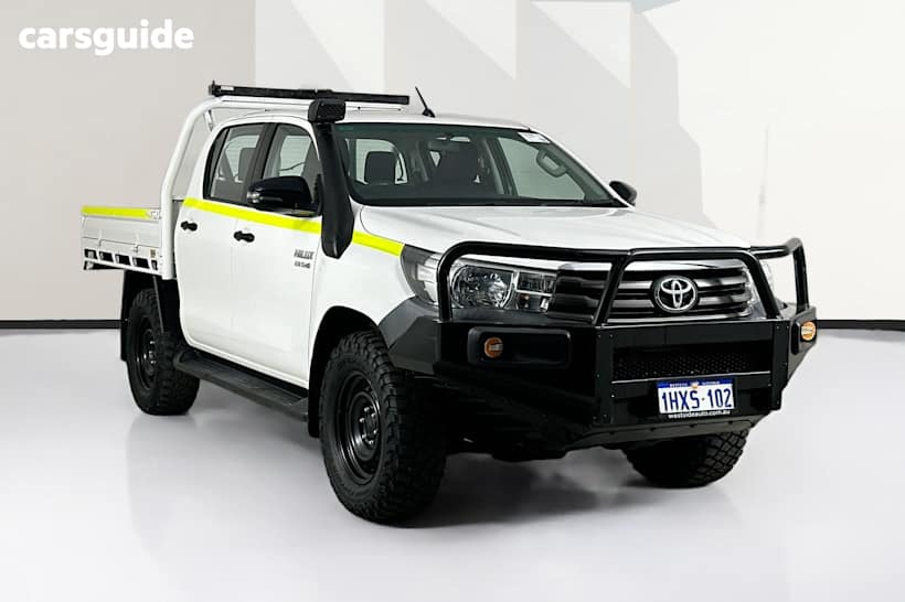 White 2018 Toyota Hilux Dual Cab Chassis Sr (4X4)