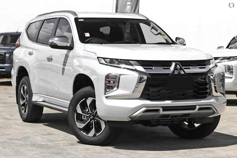 White 2024 Mitsubishi Pajero Sport SUV GLS 4X4