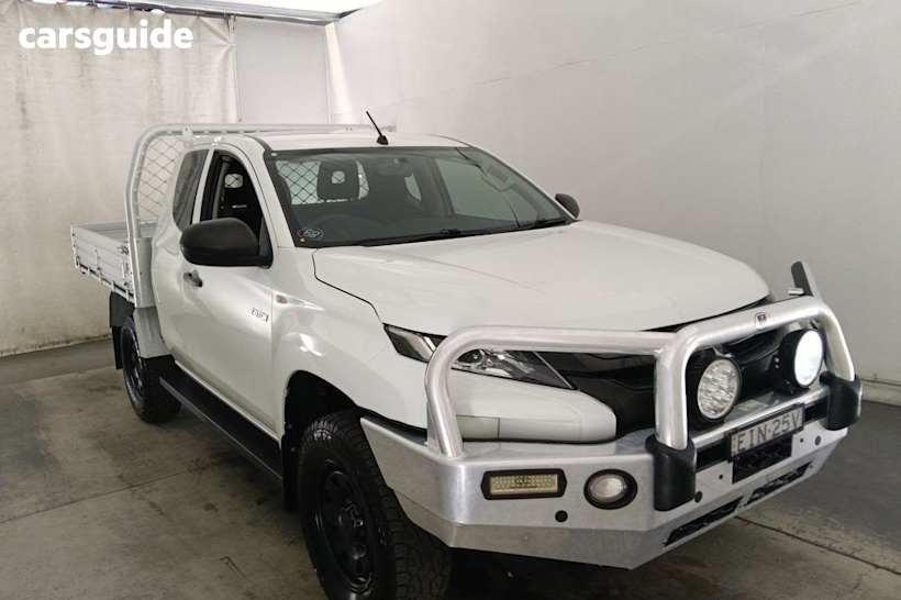 White 2020 Mitsubishi Triton Club Cab Chassis Glx (4X4)