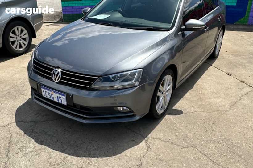 Grey 2015 Volkswagen Jetta Sedan 118 Tsi Highline