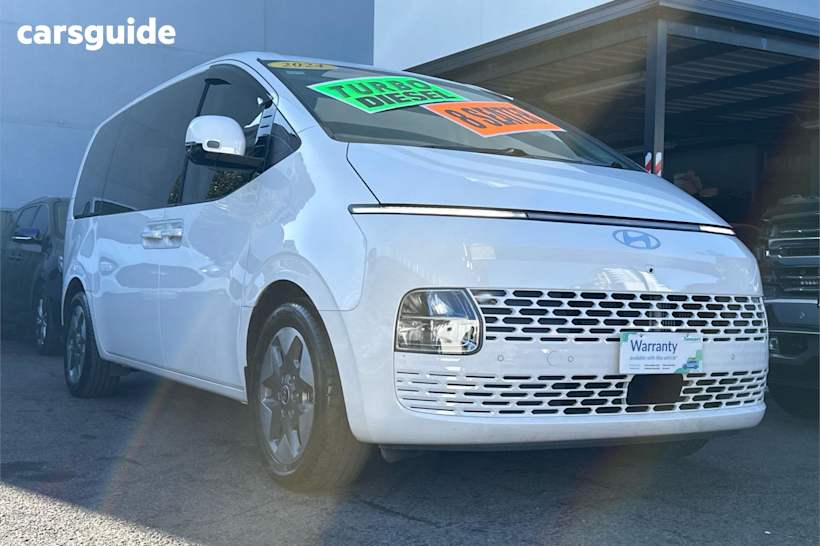 White 2024 Hyundai Staria Wagon