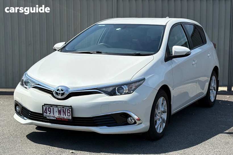 White 2016 Toyota Corolla Hatchback Ascent Sport