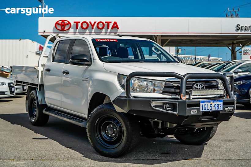 White 2017 Toyota Hilux Ute Tray SR 4X4