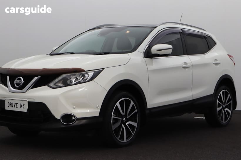 White 2017 Nissan Qashqai SUV TI F
