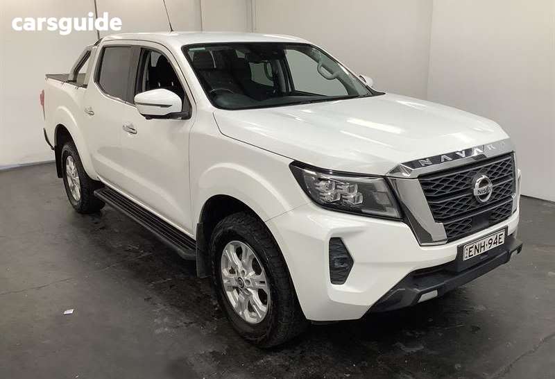 White 2021 Nissan Navara Dual Cab Pick-up St (4X2)