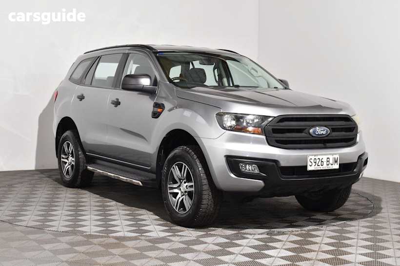 Silver 2015 Ford Everest SUV AMBIENTE 4X4