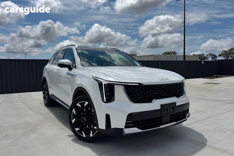 White 2025 Kia Sorento SUV GT-LINE 4X4
