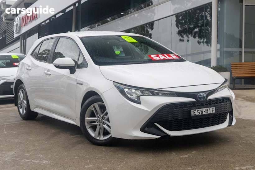 White 2020 Toyota Corolla Hatch ASCENT SPORT HYBRID F
