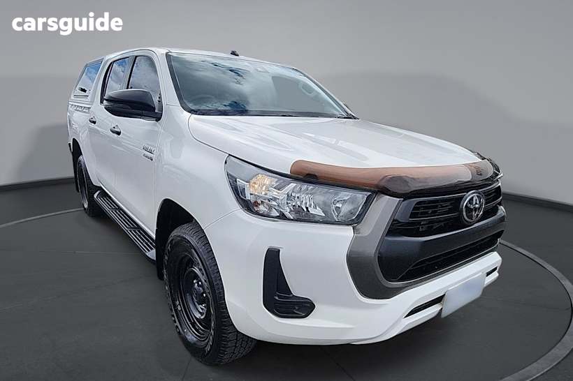 White 2020 Toyota Hilux Ute Tray SR 4X4