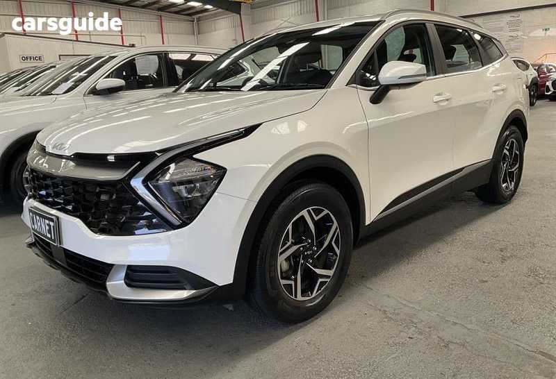 White 2023 Kia Sportage Wagon S (Fwd)