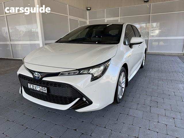 White 2019 Toyota Corolla Hatch SX HYBRID F