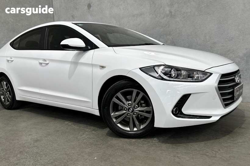White 2017 Hyundai Elantra Sedan Active 2.0 Mpi