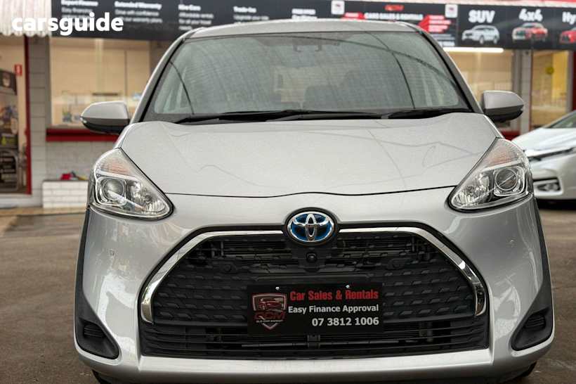 Silver 2019 Toyota Sienta SUV HYBRID