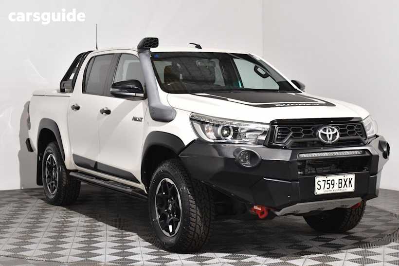White 2018 Toyota Hilux Ute Tray RUGGED X 4X4