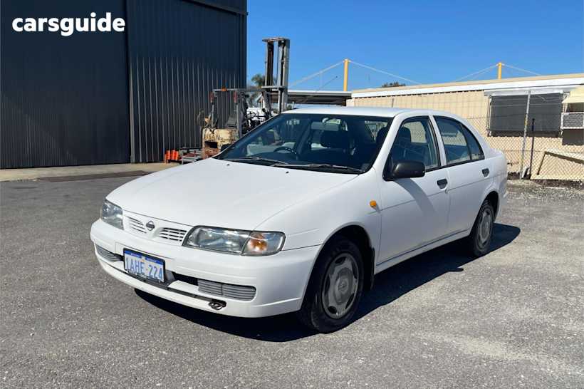 White 1997 Nissan Pulsar Sedan LX F