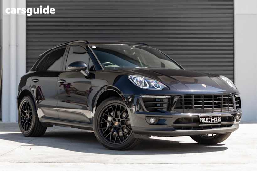 Black 2017 Porsche Macan Wagon