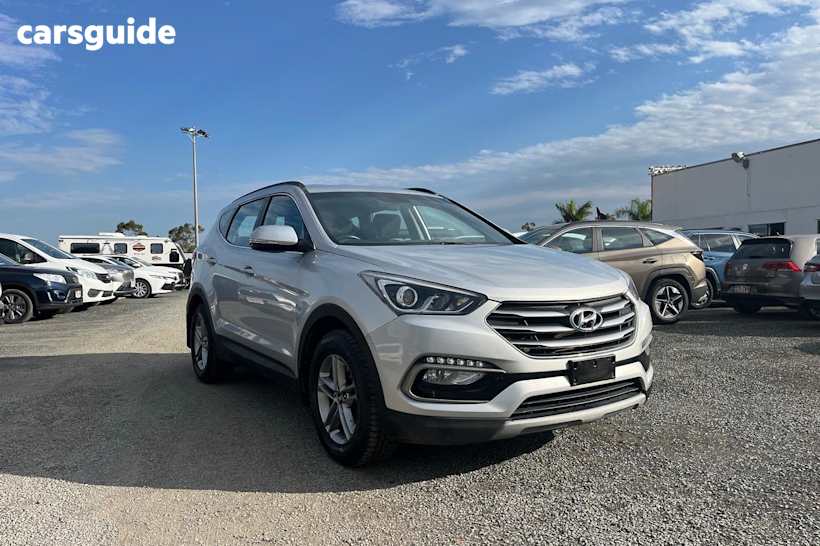 Silver 2017 Hyundai Santa FE SUV ACTIVE 4X4
