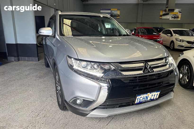 Silver 2017 Mitsubishi Outlander SUV LS F