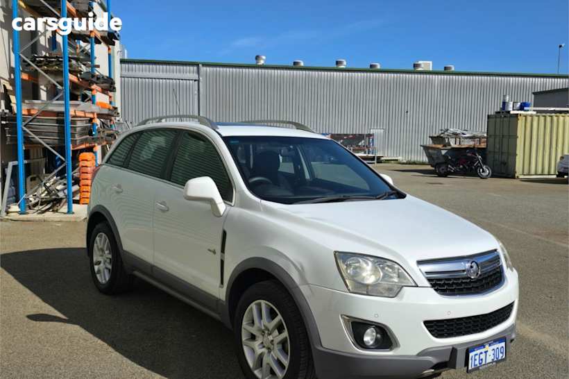 White 2013 Holden Captiva SUV