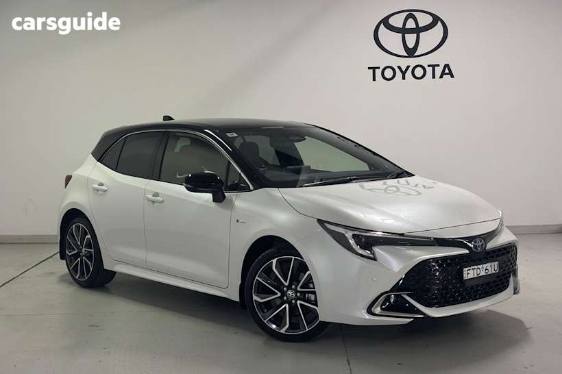 White 2025 Toyota Corolla Hatch ZR HYBRID F