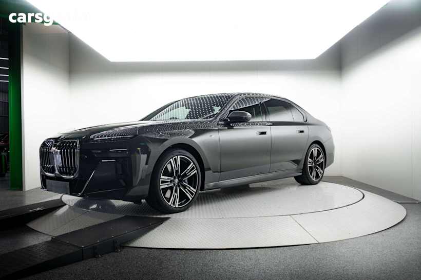 Grey 2022 BMW 7 Series Sedan 740I R