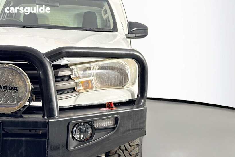White 2015 Toyota Hilux Cab Chassis Sr (4X4)