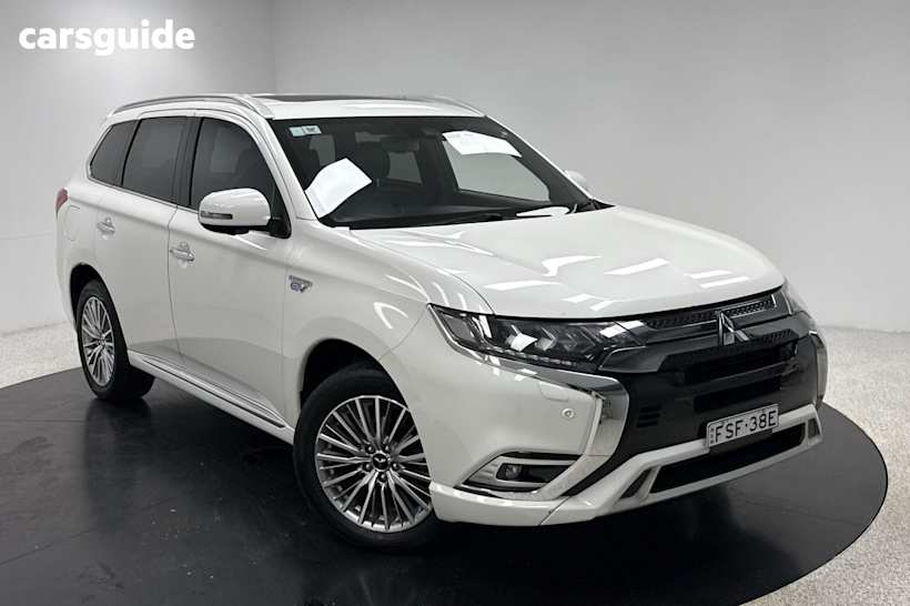 White 2021 Mitsubishi Outlander SUV PHEV EXCEED 4WD