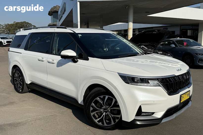 White 2022 Kia Carnival Wagon Sli