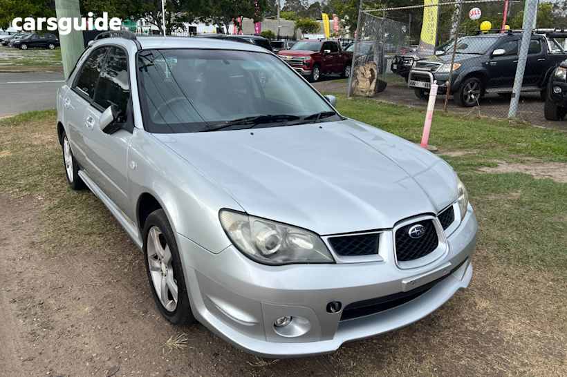 White 2006 Subaru Impreza Hatchback 2.0R (Awd)