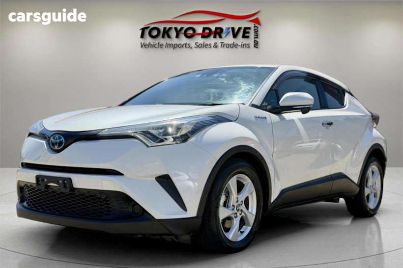 White 2018 Toyota C-HR Wagon (Hybrid)