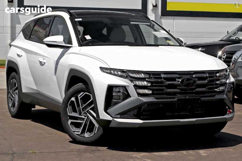 White 2025 Hyundai Tucson SUV PREMIUM 4X4
